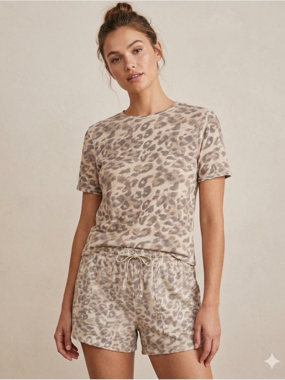 Aerie | SET jogger shorts & smoothez Short Sleeve Tee CAKE BATTER | M
